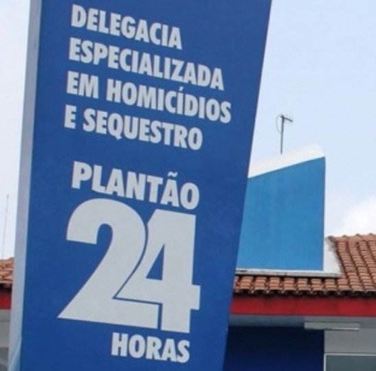 Mulher é assassinada com tiro no peito dentro da própria casa em Manaus
