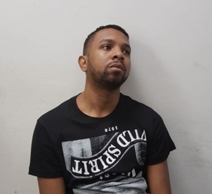 Rogério 157 foi preso escondido debaixo de cobertor após invadir casa  