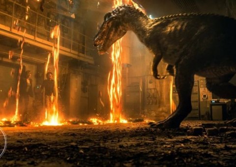 Chris Pratt tem que fugir de dinossauro para assistir trailer de Jurassic World 2 