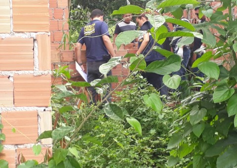 Amordaçado e amarrado, corpo jovem é encontrado em Manaus