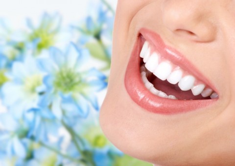 Escovar os dentes regularmente pode diminuir em 20% risco de câncer de garganta