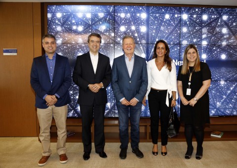 Prefeito Arthur Neto e diretoria da Samsung discutem novos investimentos para Manaus