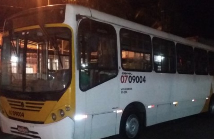 Passageiro reconhece assaltante e ajuda polícia a frustrar roubo em Manaus