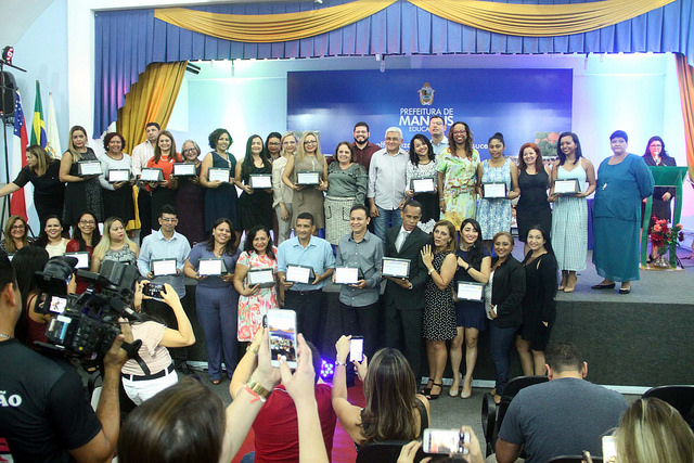 Professores são homenageados em inauguração de Galeria de Honra em Manaus