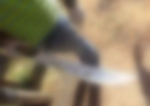 Briga de vizinhos com facão acaba na delegacia após ameaças de morte