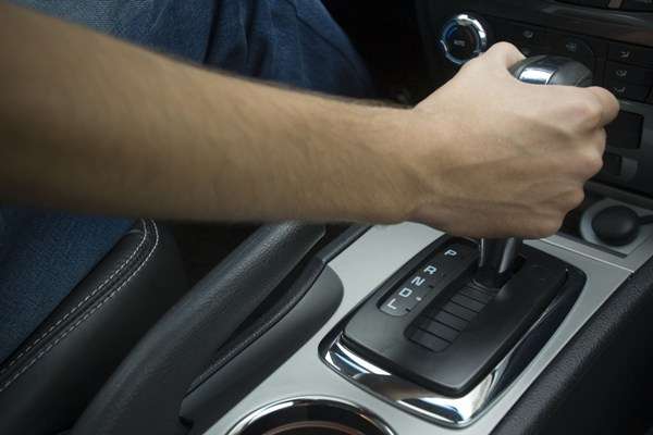 Motorista de carro automático terá CNH específica