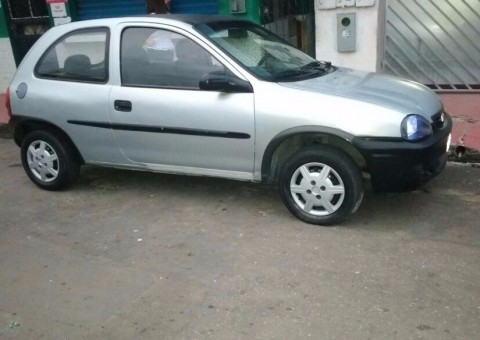 Mulher tem carro roubado em estacionamento do Hospital 28 de Agosto