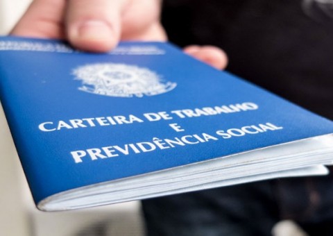 Sine seleciona candidatos para 21 vagas de emprego nesta segunda e terça