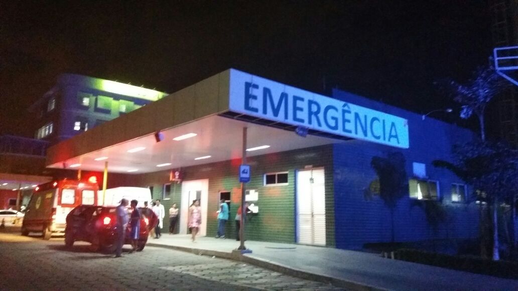 Homem é alvejado com vários tiros por trio misterioso em Manaus