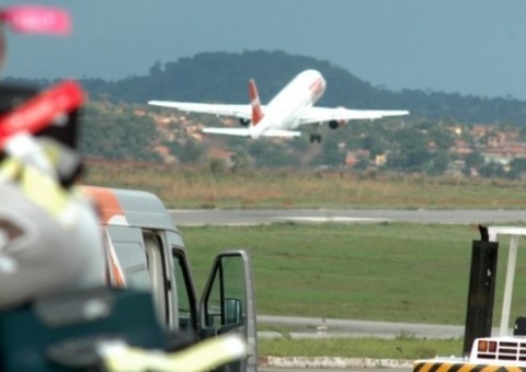 Homem é preso por ejacular em passageira em voo de Belém a Brasília