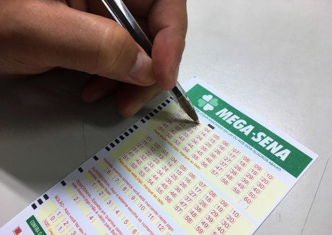 Mega-Sena pode pagar R$ 28 milhões neste sábado