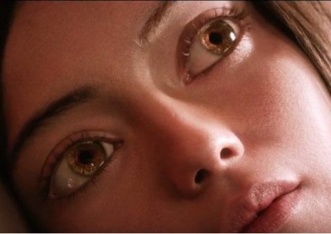 Novo filme de James Cameron Alita: Anjo de Combate ganha trailer bizarro