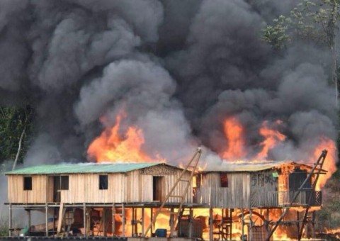 Exército e Funai destroem garimpo ilegal no Vale do Javari