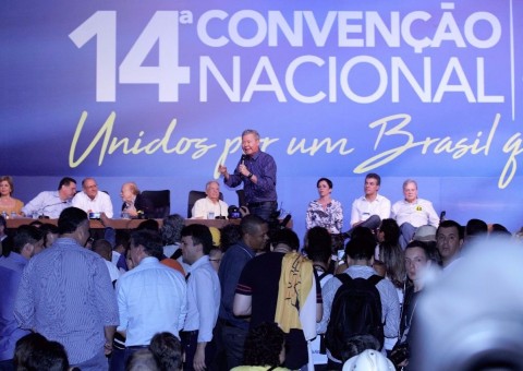 Arthur Virgílio confirma busca por candidatura em discurso sobre prévias tucanas à presidência