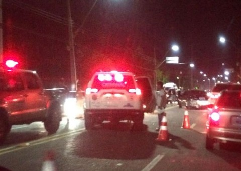 Manobra perigosa com moto provoca colisão e faz duas vítimas em Manaus