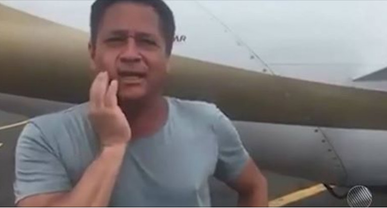 Jatinho do cantor Leonardo fica atolado em pista de aeroporto