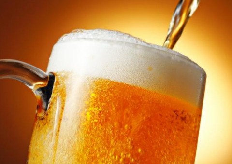 Cientistas transformam cerveja em combustível para automóveis