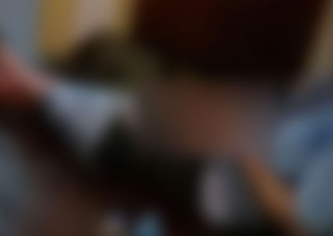 Mulher arranca testículo do namorado com os dentes após recusa de sexo a três