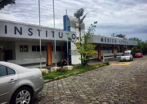 Homem é morto a pauladas por amigo após briga por ciúmes no Amazonas