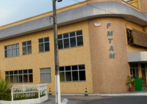 Adolescente com encefalite viral luta contra a morte e passa por neurocirurgia em Manaus