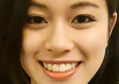 Jovem faz cirurgias plásticas para ficar parecida com atriz pornô preferida do namorado