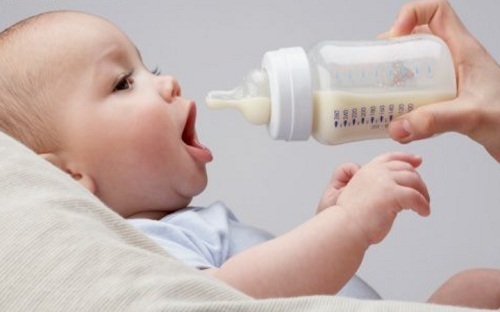 Empresa faz recall de leite para bebês contaminado com Salmonela