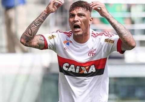 Revoltado com suspensão, Guerrero quebra silêncio e detona Fifa