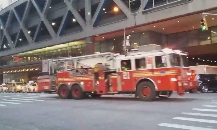 Polícia de Nova York atende a relatos de explosão em terminal de ônibus  