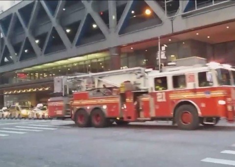 Polícia de Nova York atende a relatos de explosão em terminal de ônibus  