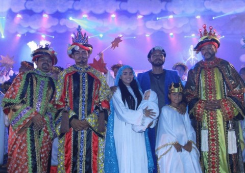 Mais de 30 mil pessoas lotam a praça da Matriz em noite de estreia do Auto de Natal 