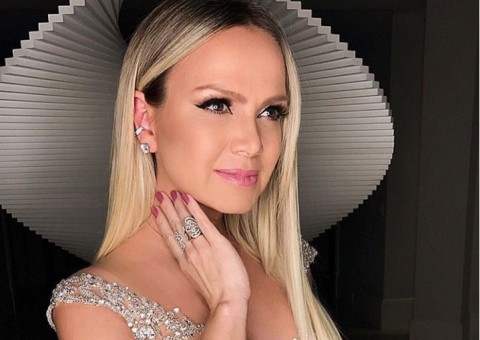 Eliana encanta seguidores com foto da filha sorrindo 