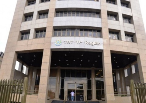 Trabalhador vai receber R$ 20 mil em indenização após ser impedido de fazer cirurgia