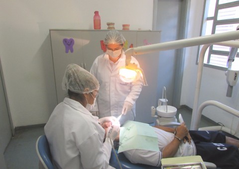 Presos recebem orientações sobre saúde bucal