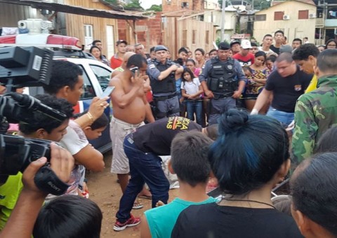 Homem é assassinado com 5 tiros após ser perseguido por pistoleiro em Manaus