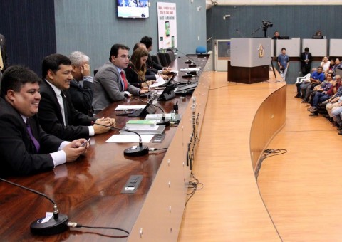 Aprovado reajuste salarial para servidores municipais 