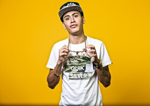 MC Kevinho faz festinha privê e leva ex-BBB para quarto de hotel