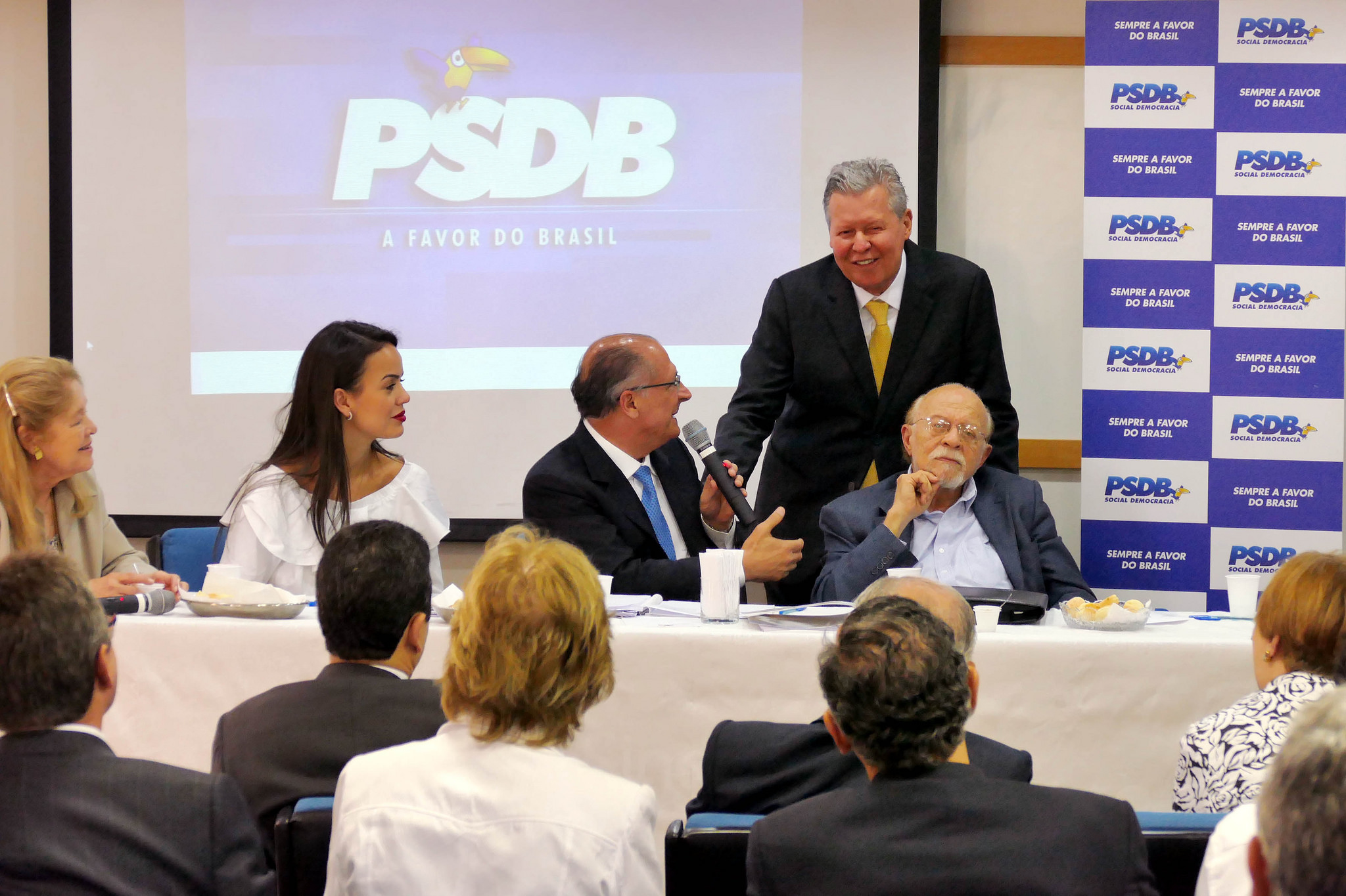 Arthur e Alckmin indicam nomes para comissão das prévias tucanas