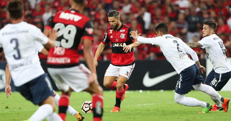 Flamengo frustra a torcida e é vice da Sul-Americana diante do Independiente
