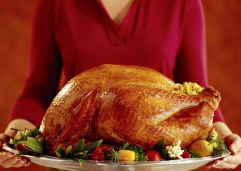 Dicas para evitar exageros nas festas de fim de ano e comer sem culpa