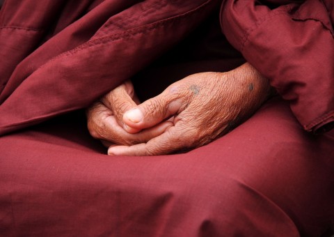 Casal é preso suspeito de matar idoso com 32 facadas durante assalto