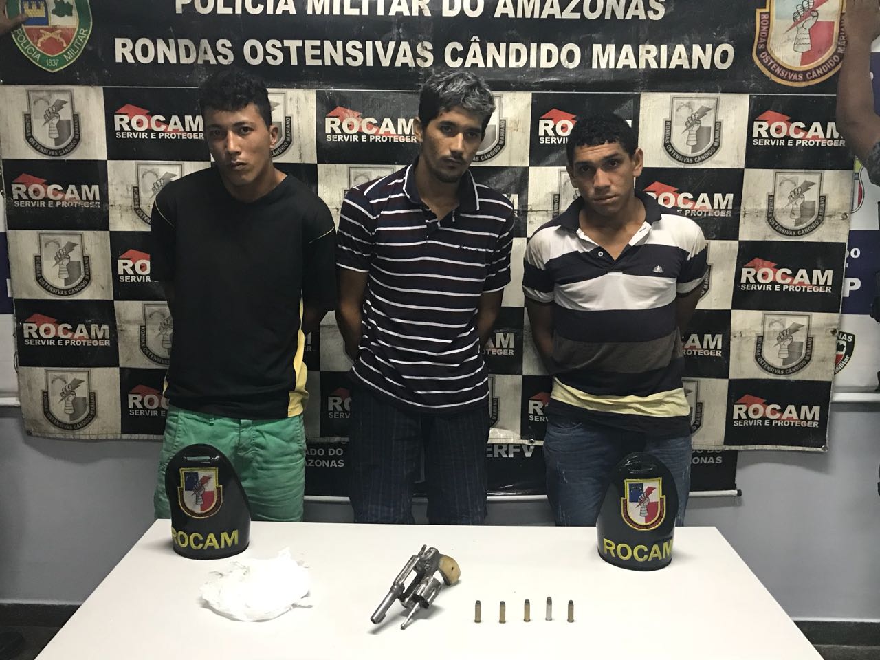 Trio é flagrado e preso ao tentar roubar casa em Manaus