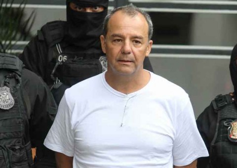 Cabral confessa caixa dois e pede desculpas à população 