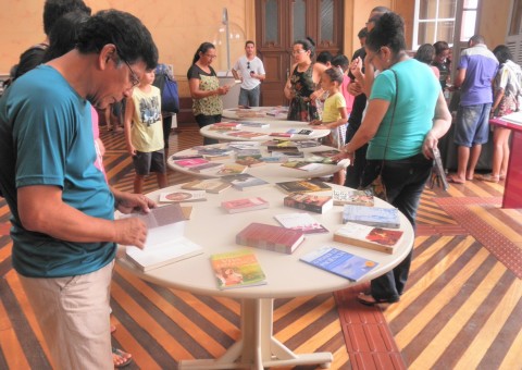 Última ‘Feira de Troca de Livros e Gibis’ do ano acontece neste domingo
