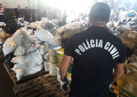 Polícia queima 8 toneladas de drogas e dá prejuízo de milhões a traficantes 