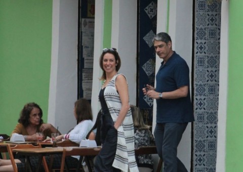 William Bonner defende namorada após ataques na web