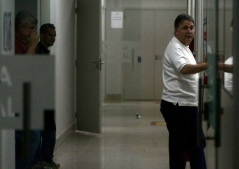 Garotinho anuncia greve de fome e se recusa a receber visitas