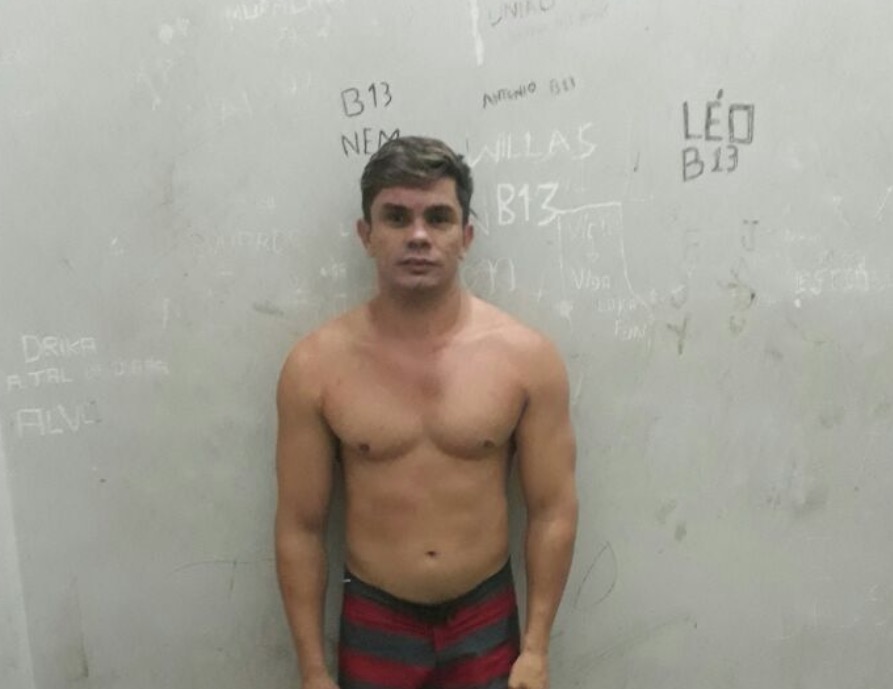 Após acidente, casal suspeito de fazer arrastões é agredido por populares em Manaus