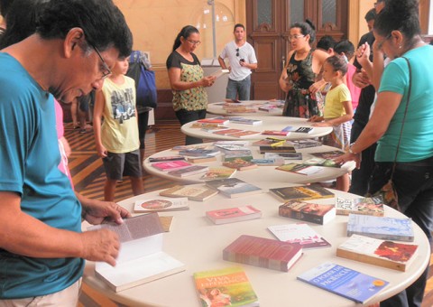 Última ‘Feira de Troca de Livros e Gibis’ de 2017 acontece neste domingo