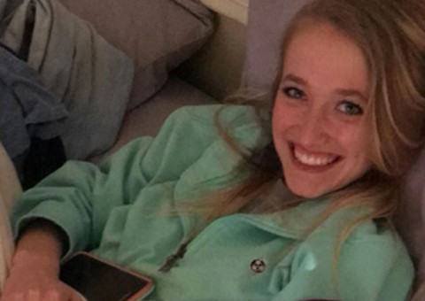  Homem envia foto da namorada para mãe e não percebe detalhe chocante