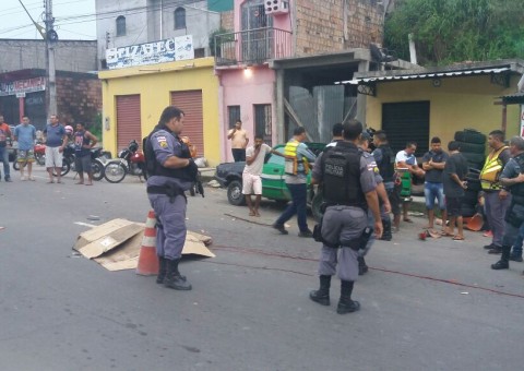 Em Manaus, motociclista tem barriga dilacerada e morre em acidente
